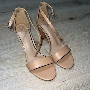 NWOT nude beige Nicole Miller New York high heels 8
new